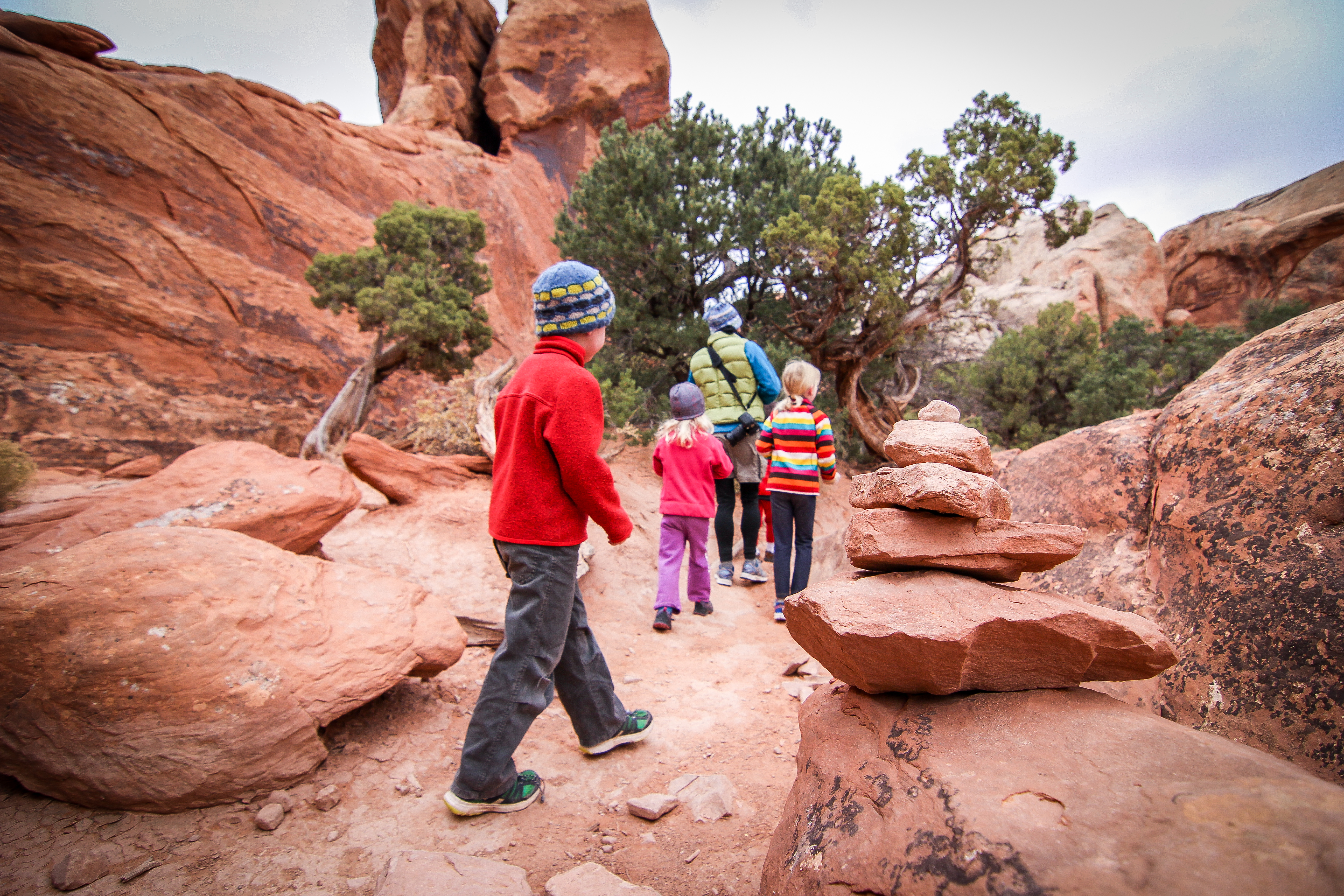 Black Angel and Double O Arch, hiking with kids full res